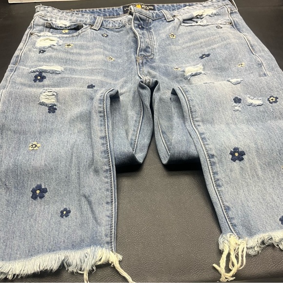 Lucky Brand Jeans - Size: 10/30 - Brand new without tags - Picture 3 of 13